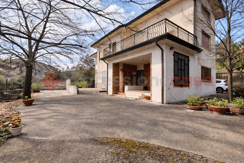 Villa in Strada Regionale 155 37, Alatri — foto 3 di 5