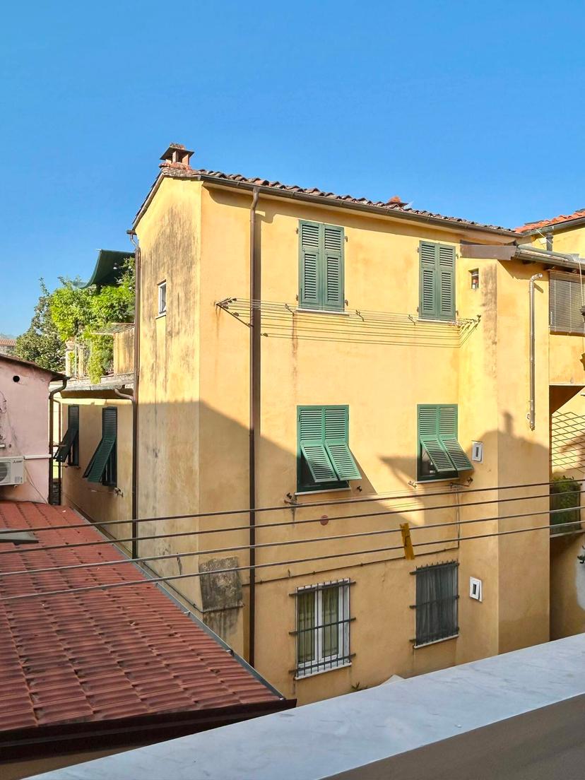 Quadrilocale, Sarzana