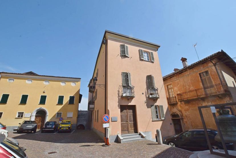 Bilocale in Piazza Caduti Liberazione 3, Carrù — foto 3 di 5
