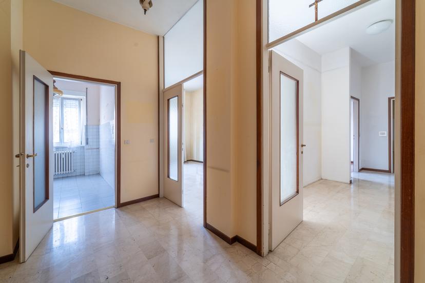 Quadrilocale in Via Lecco 49, Monza