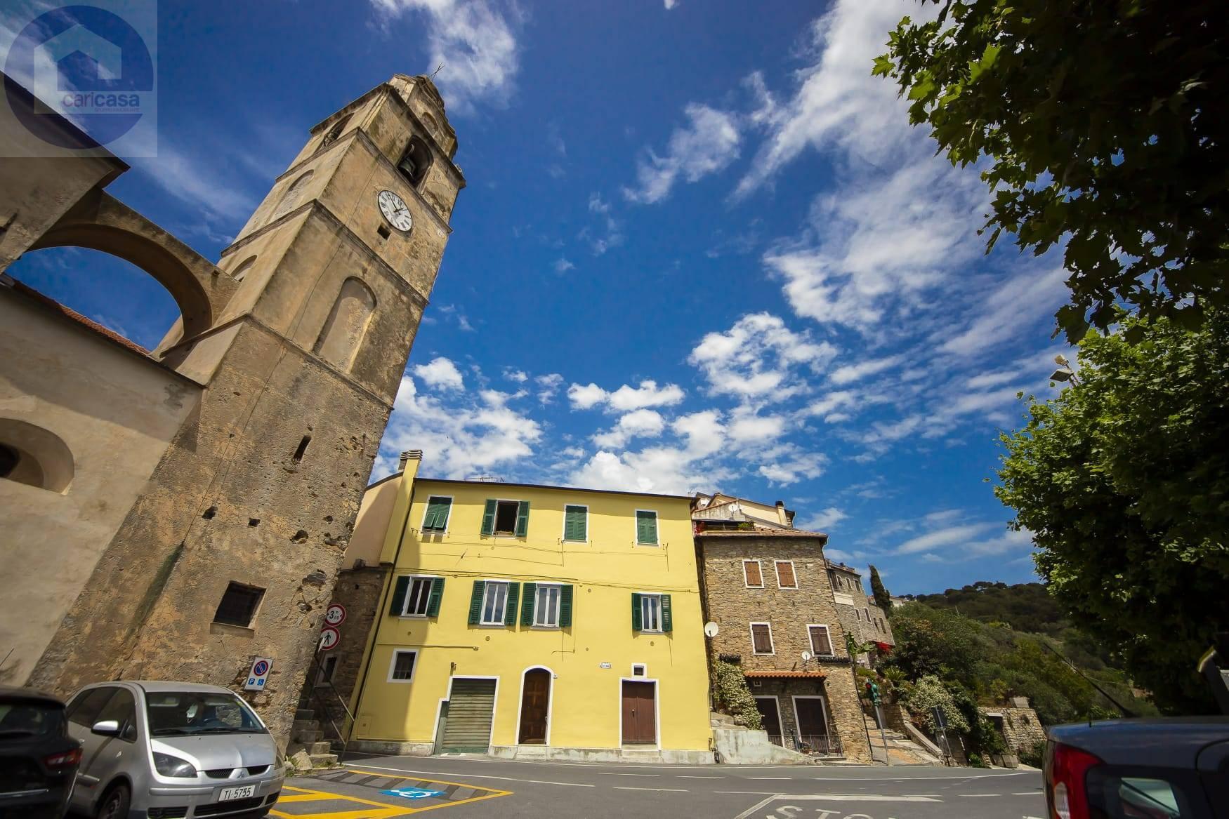 Trilocale in Piazza Milite Ignoto 12, Cipressa