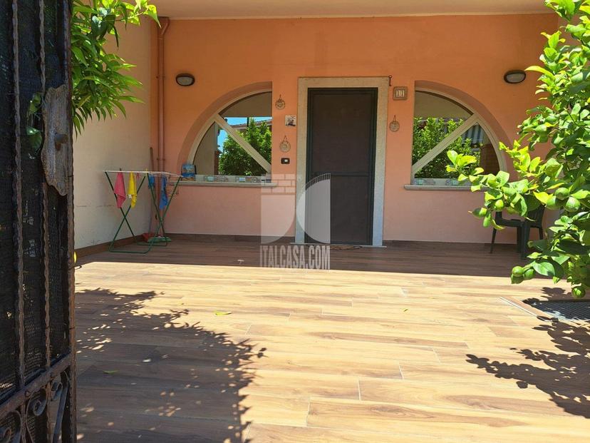 Villa a schiera in Via Indonesia, Crotone — foto 3 di 5