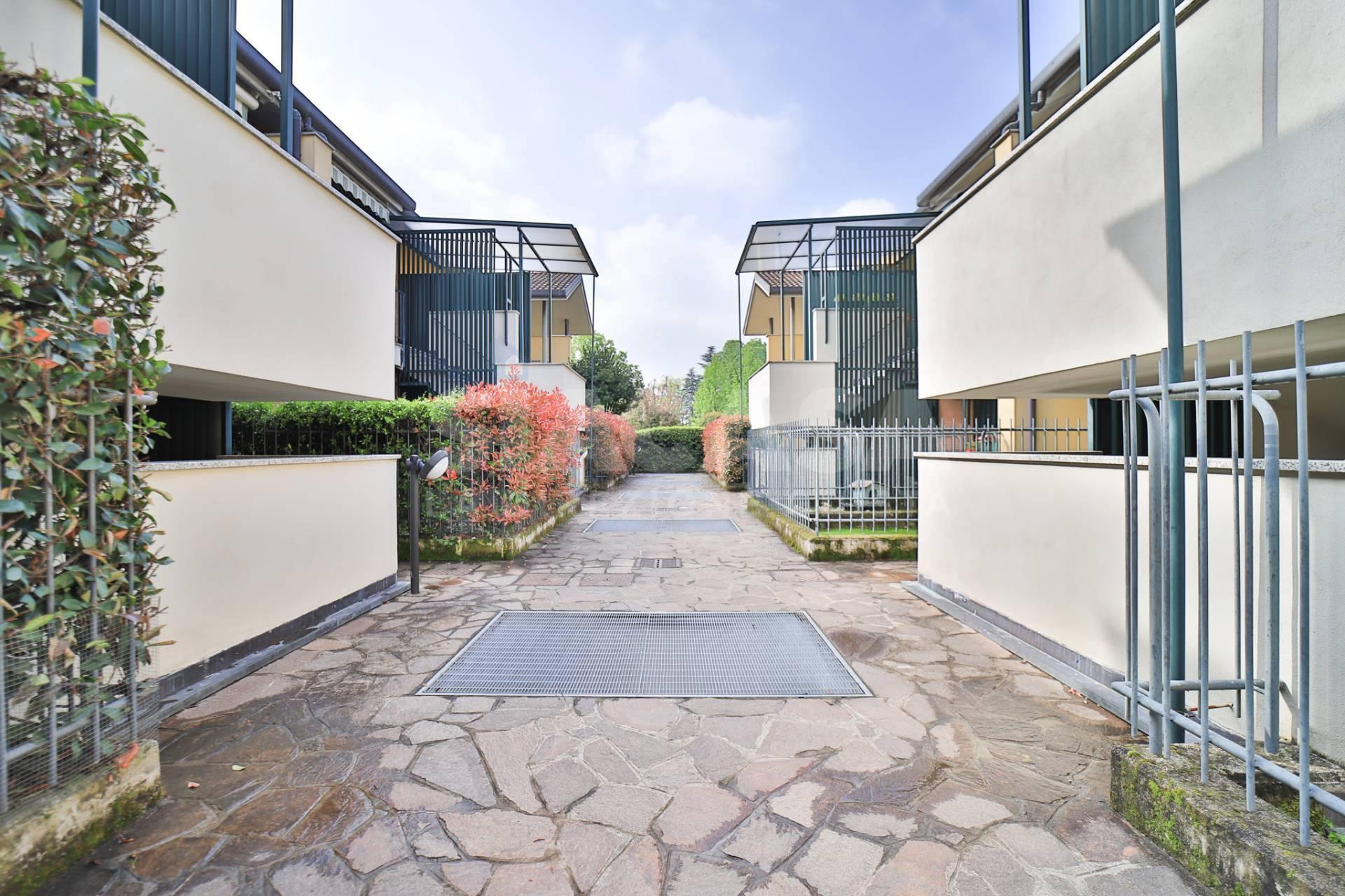 Quadrilocale in Via Resegone 11, Lomagna