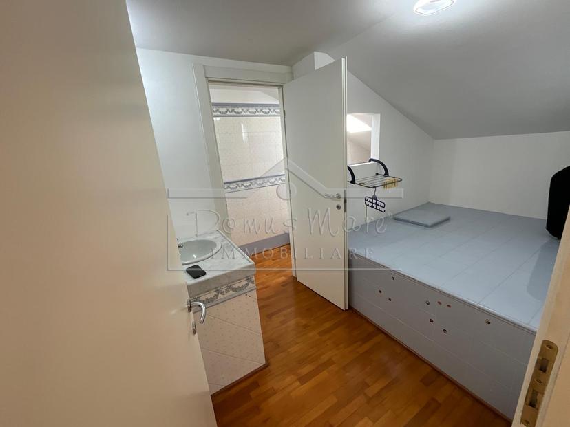 Trilocale, Savona