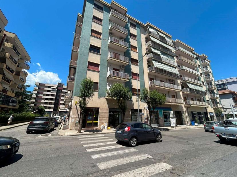 Quadrilocale in Via Panebianco 259, Cosenza