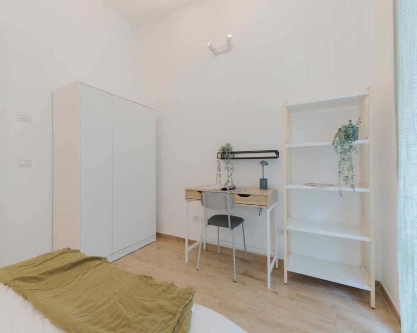 Stanza/Camera in Via La Loggia 9, Torino