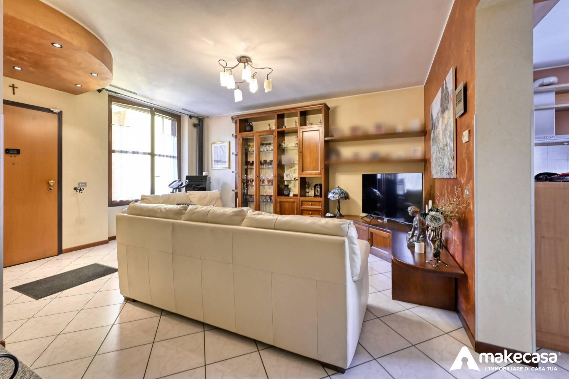 Villa a schiera in Via Monterosa 37, Mulazzano
