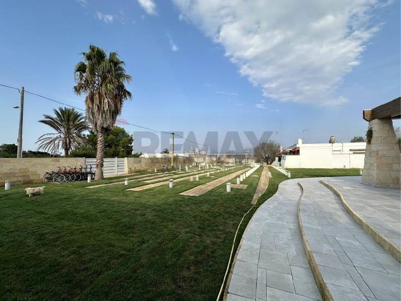 Villa in Viale Delfino Snc, Melendugno — foto 3 di 5