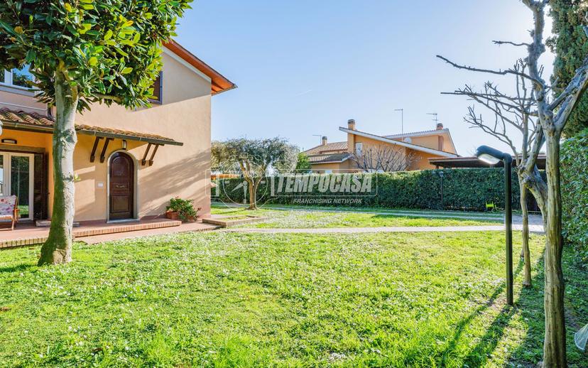 Villa a schiera in Via del Sagittario, Ladispoli — foto 4 di 5
