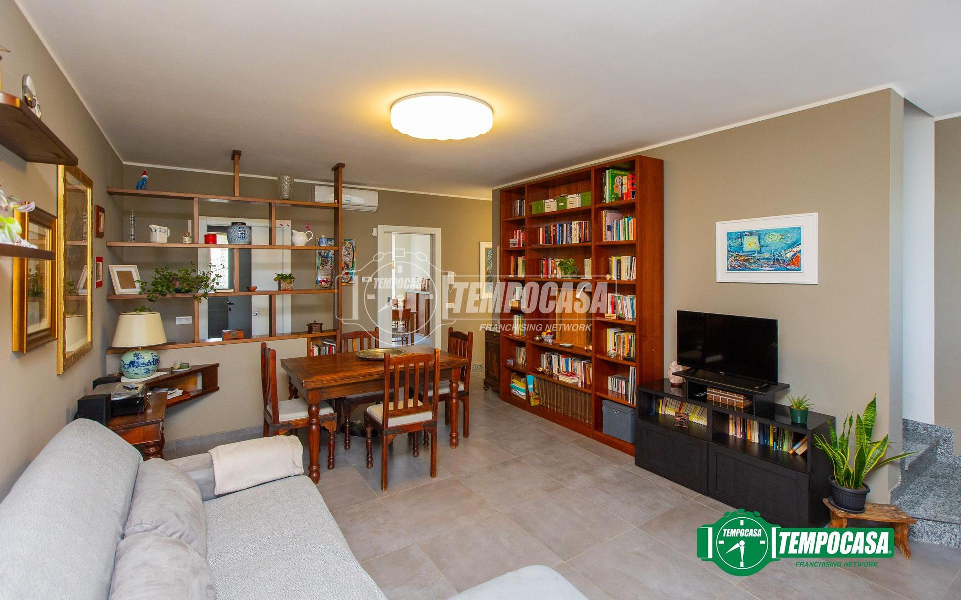 Villa a schiera in Via Strera 123/R, Oleggio