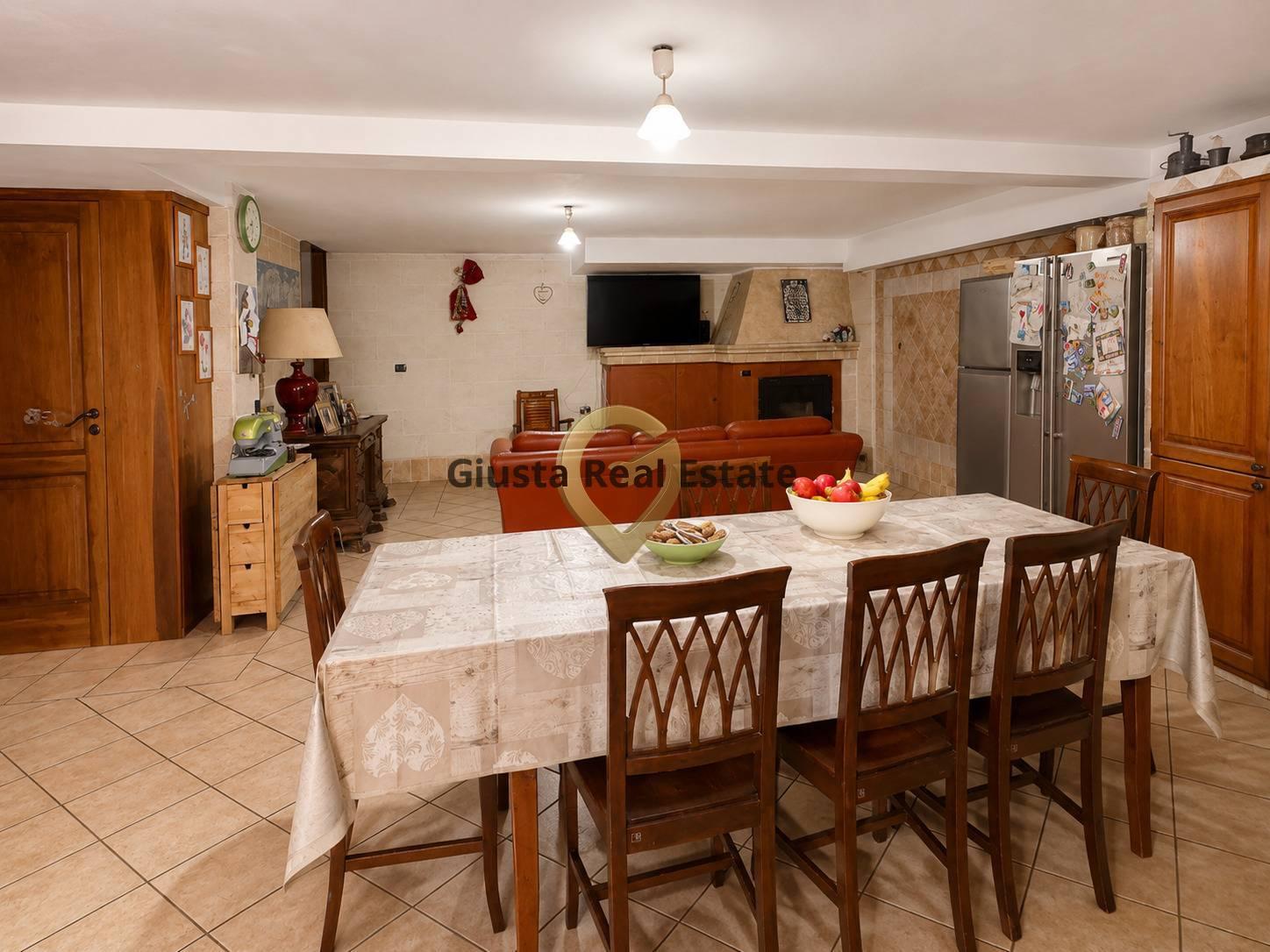 Casa indipendente in Via Valle d'Aosta, San Pietro Vernotico