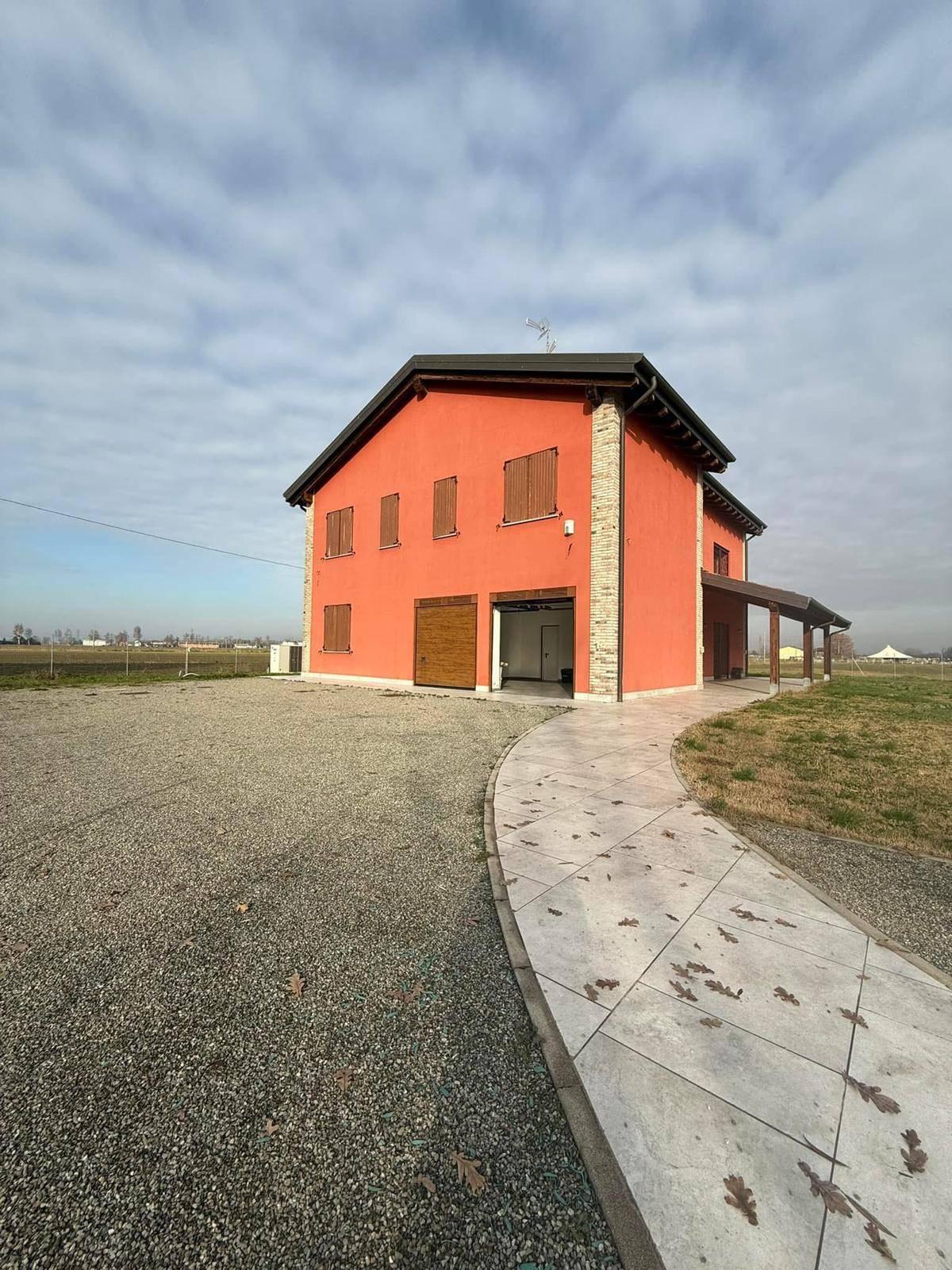 Appartamento in Via Commenda, Castelfranco Emilia