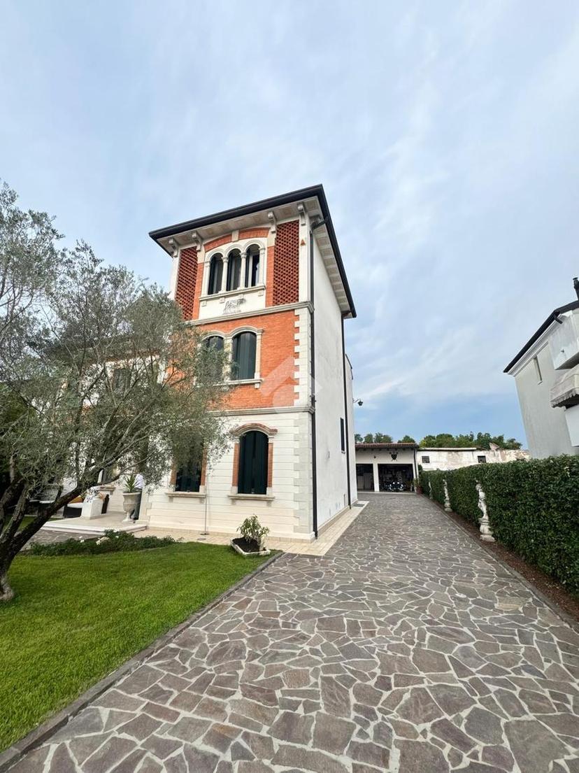 Villa in Via San Pacrazio 1, Loria — foto 5 di 5