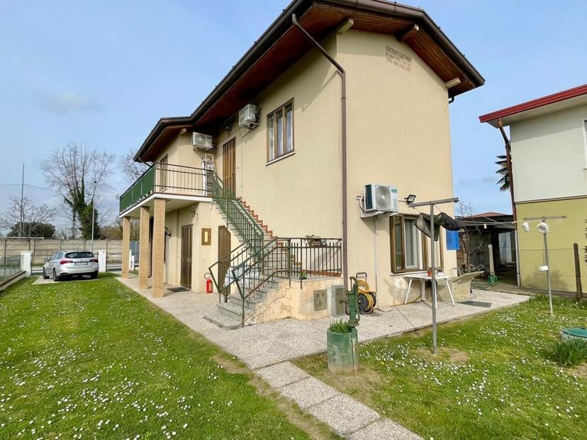 Villa unifamiliare in Via Montello 3, Fossalta di Portogruaro — foto 3 di 5
