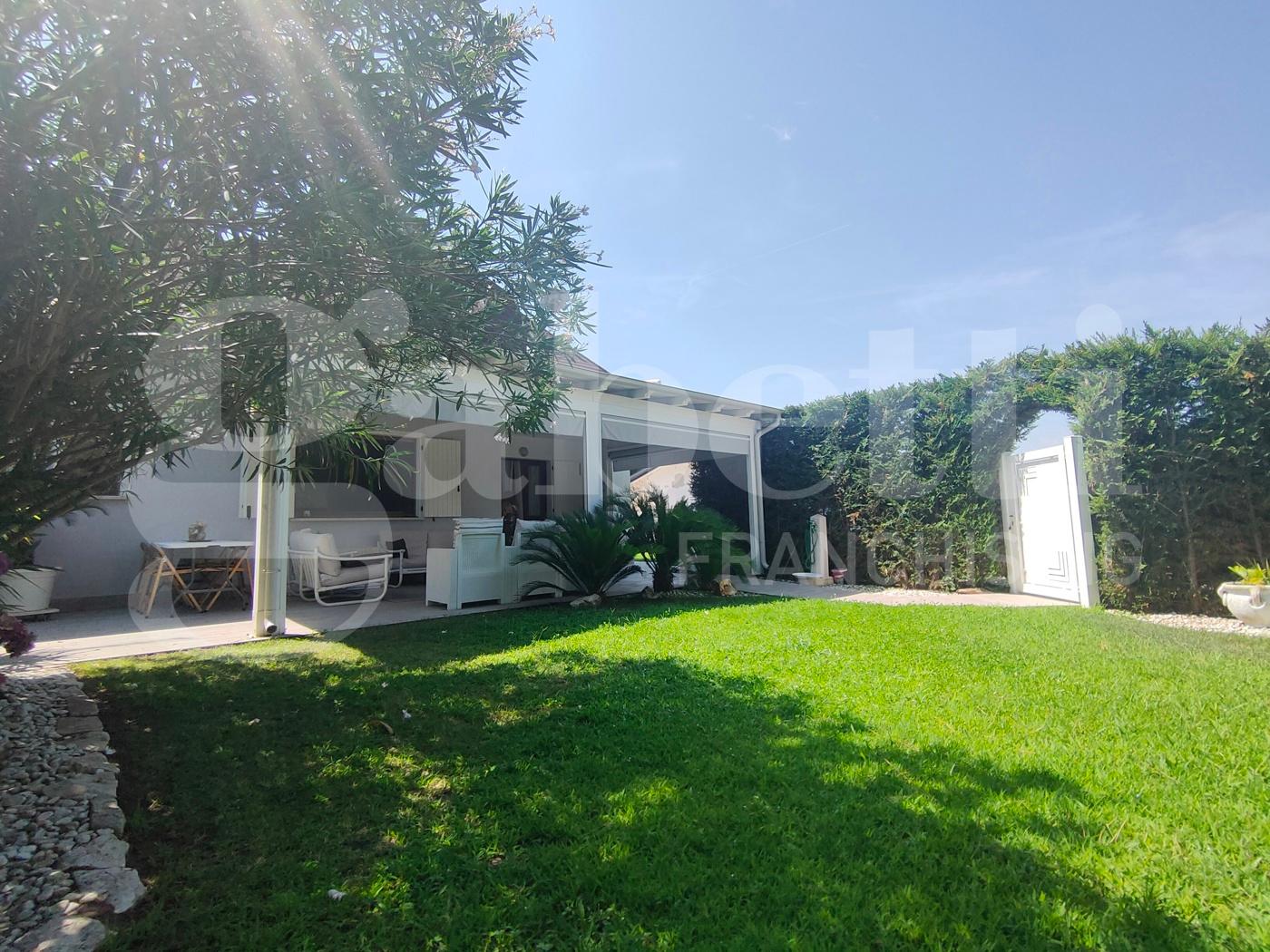 Villa, Rosolina