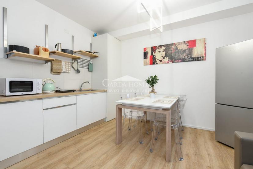 Bilocale in Via Lorenzini 5, Desenzano del Garda — foto 2 di 5