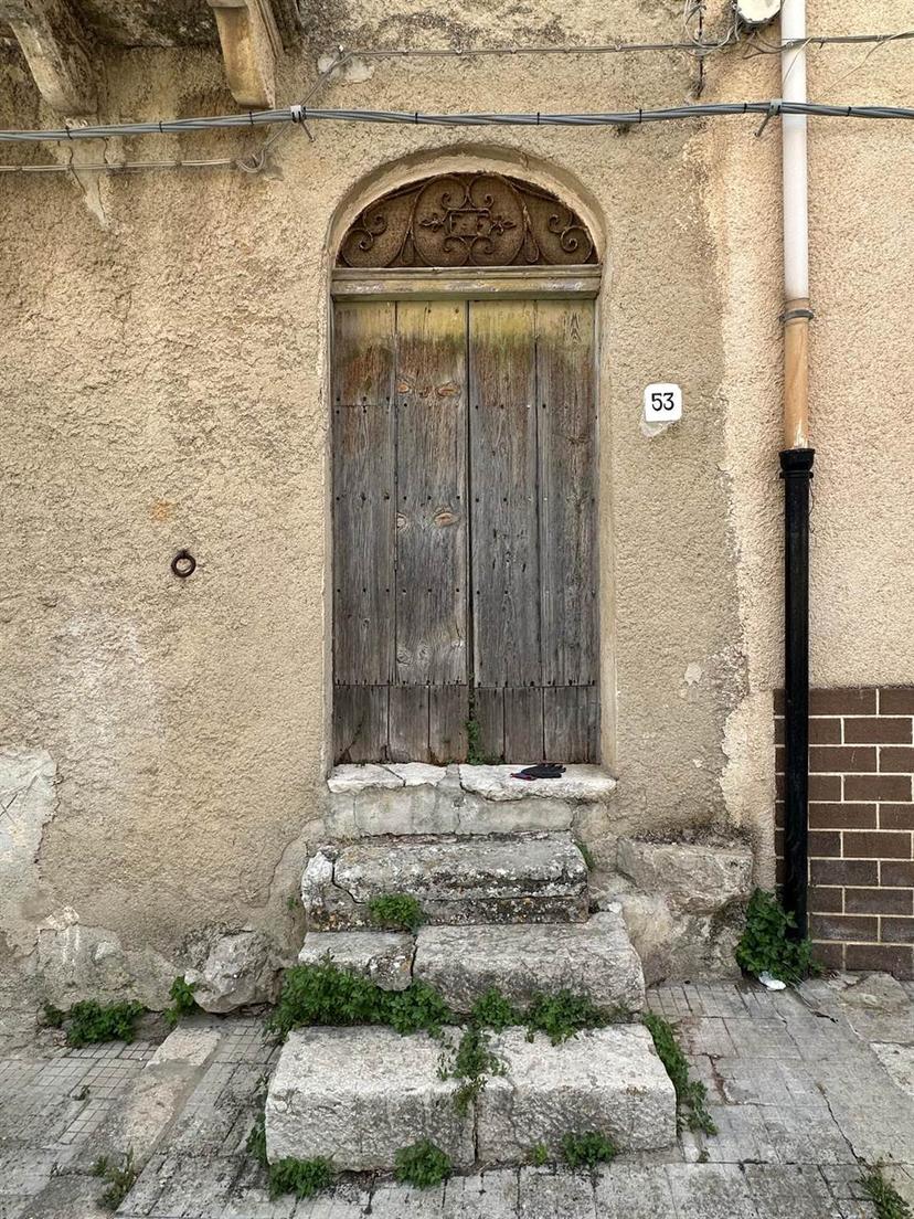 Casa indipendente, Palazzo Adriano — foto 2 di 5