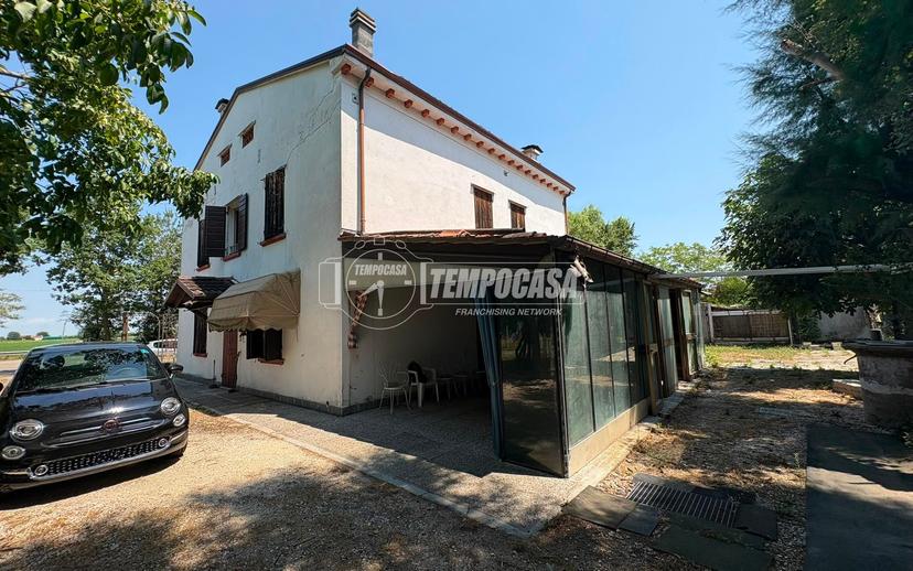 Casa indipendente in Via Diavolo 38, Mirandola — foto 2 di 5