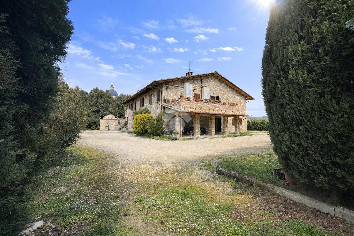 Casa indipendente in Via Capitolo delle Stuoie 3, Assisi