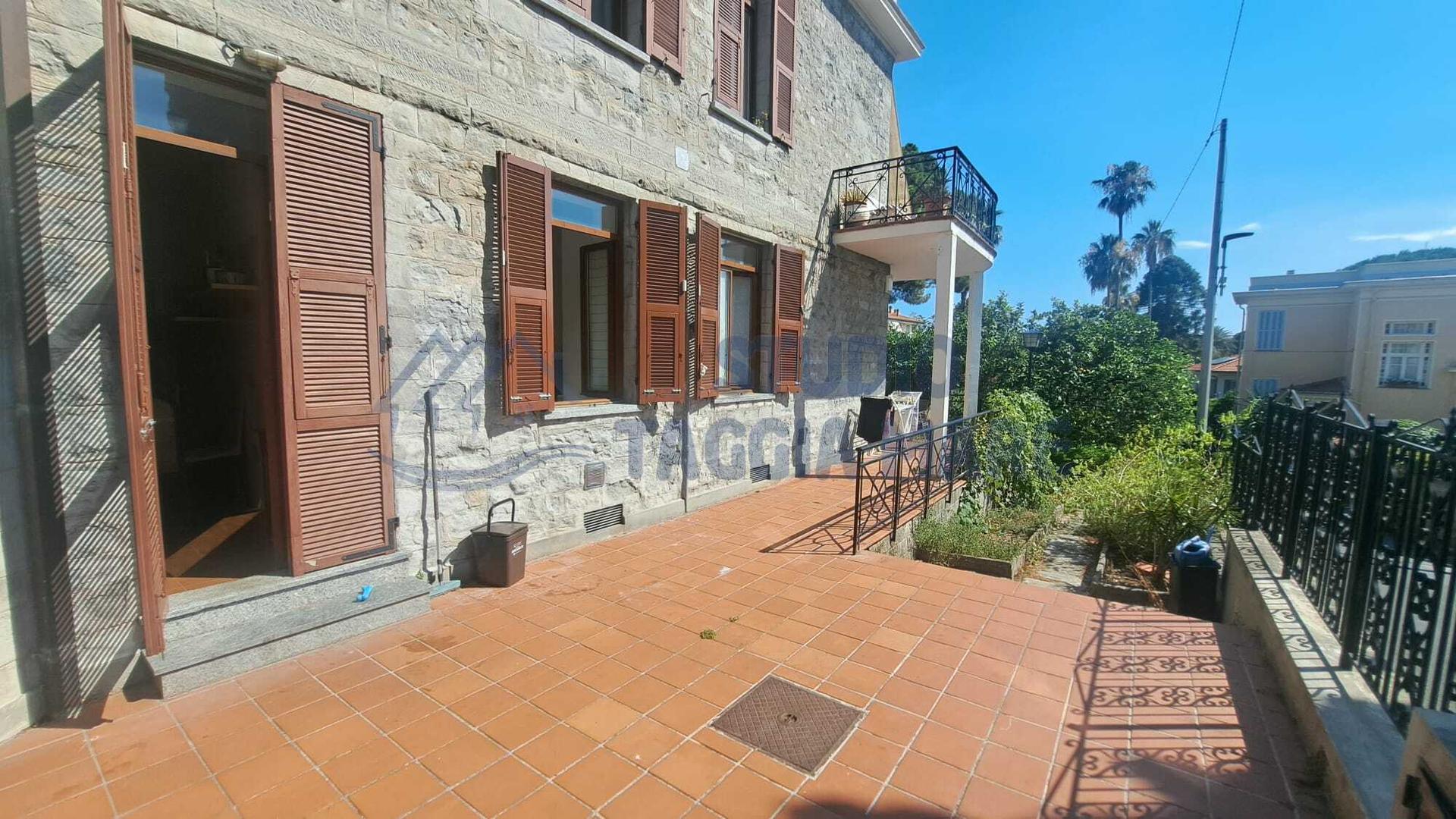 Villa a schiera in Via Cesare Balbo, Bordighera