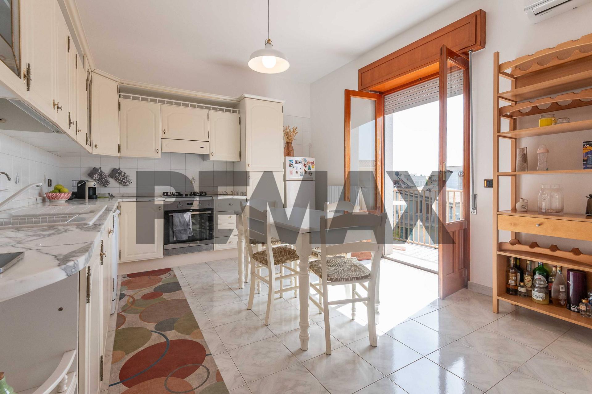 Appartamento in Viale Liberta\' 30, Rosolini