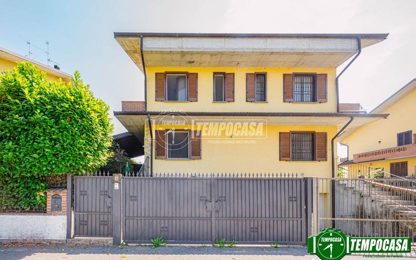 Villa in Via G. Leopardi, Cura Carpignano — foto 3 di 5
