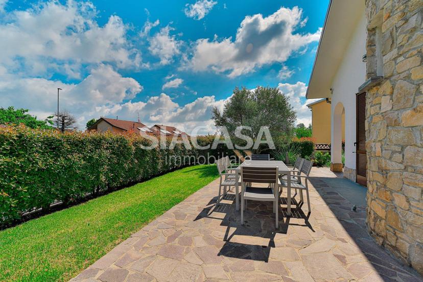 Villa in Via Belvedere 39, Bernareggio — foto 2 di 5