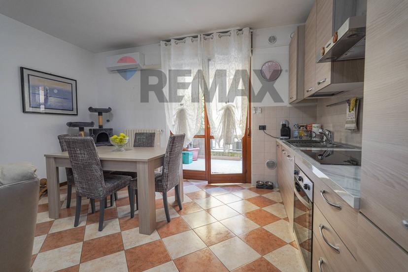 Trilocale in Via Bravi 29, Terno d'Isola — foto 3 di 5