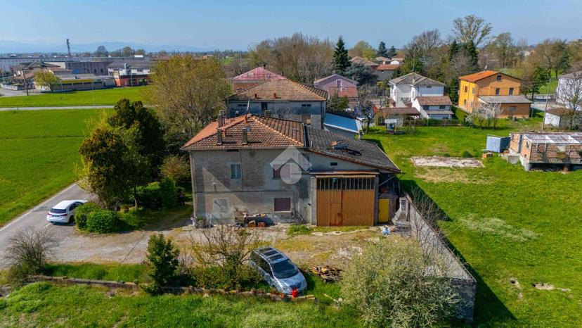 Rustico in Str. Gazzo 5, Castelnovo di Sotto