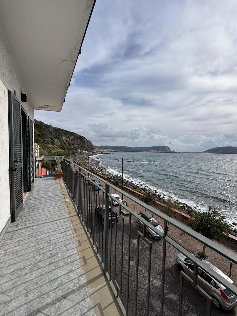 Trilocale in Via Napoli, Pozzuoli — foto 3 di 5