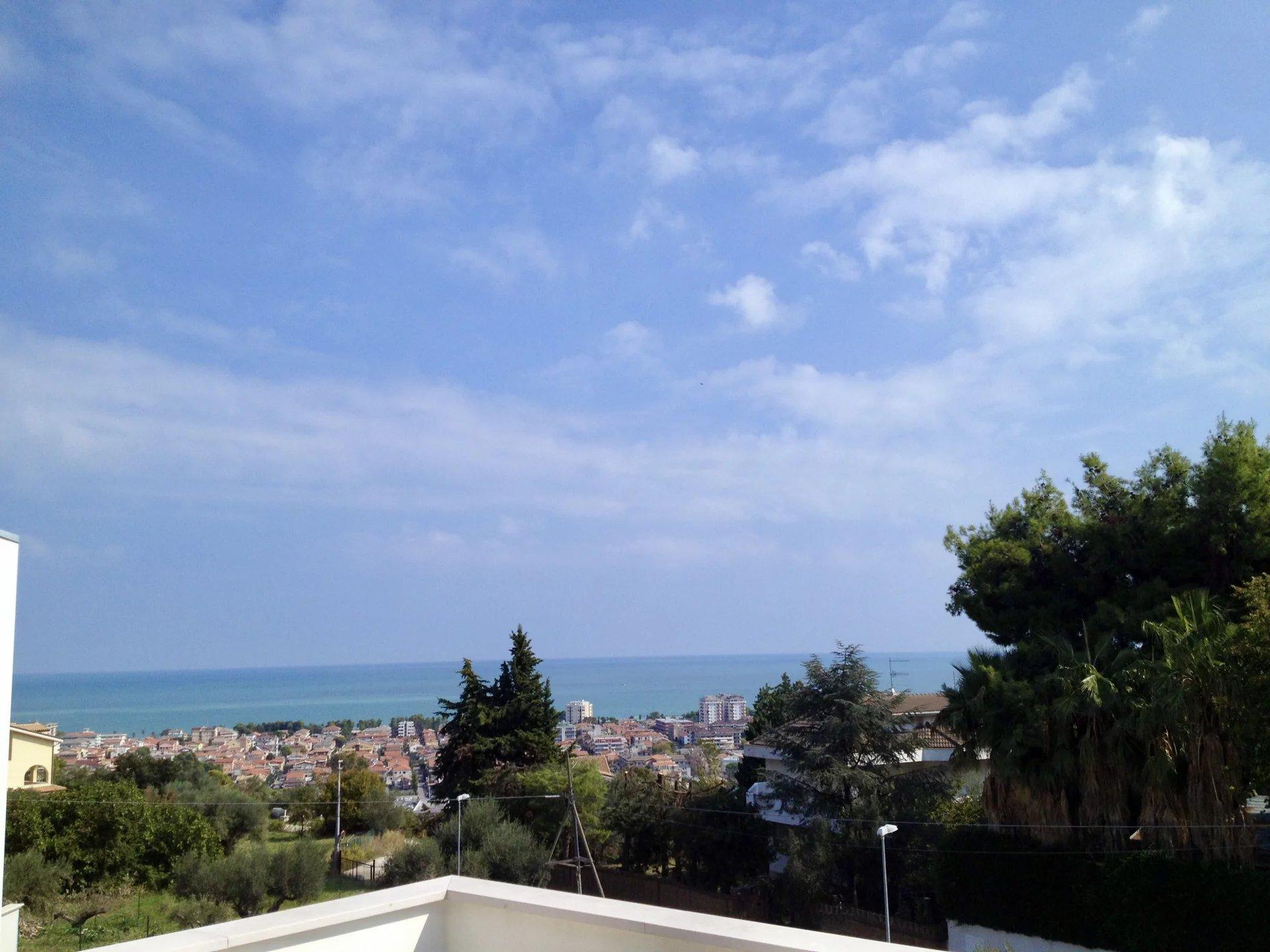 Villa in Via Chiappinello, N. 54, Montesilvano