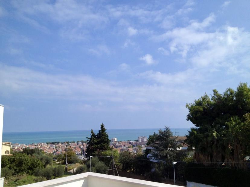 Villa in Via Chiappinello, N. 54, Montesilvano