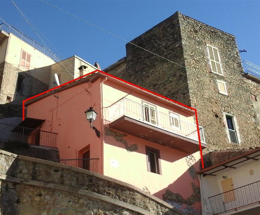 Villa a schiera, Farindola
