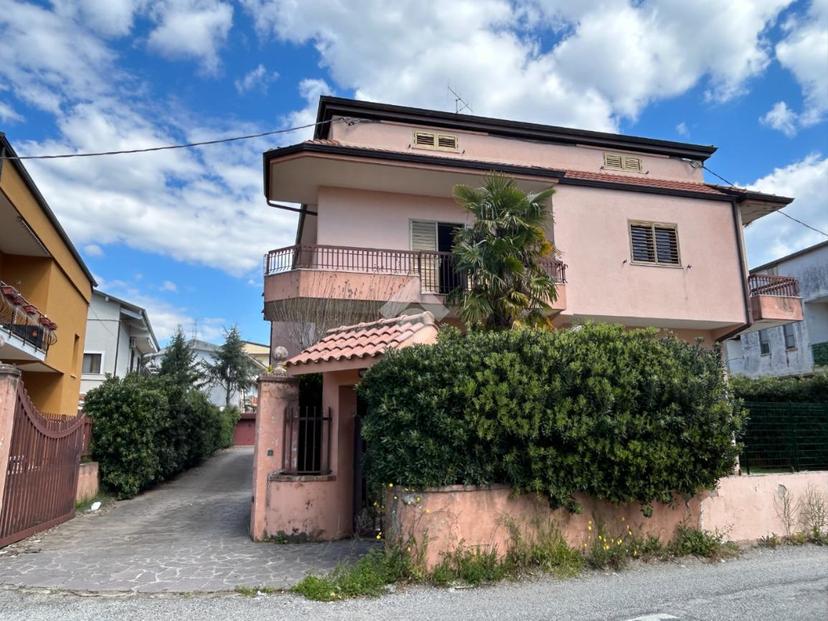 Villa in Via Aurelio Cassiodoro 7, Lamezia Terme — foto 2 di 5