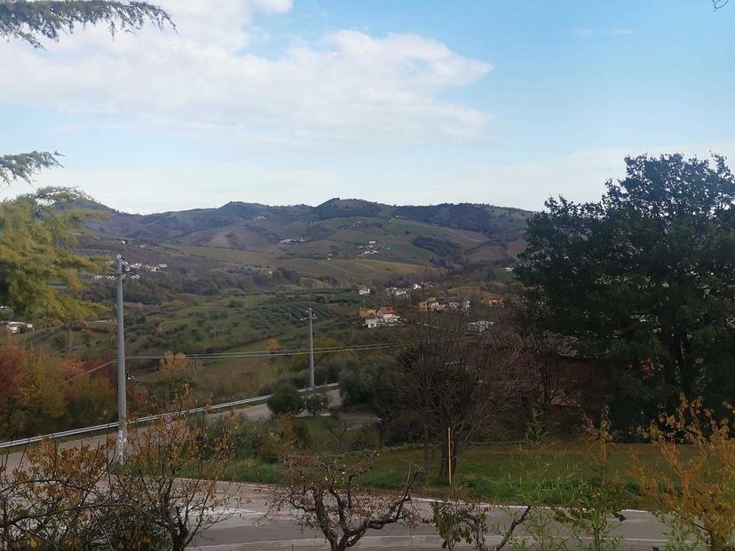 Casa indipendente, Montebello di Bertona