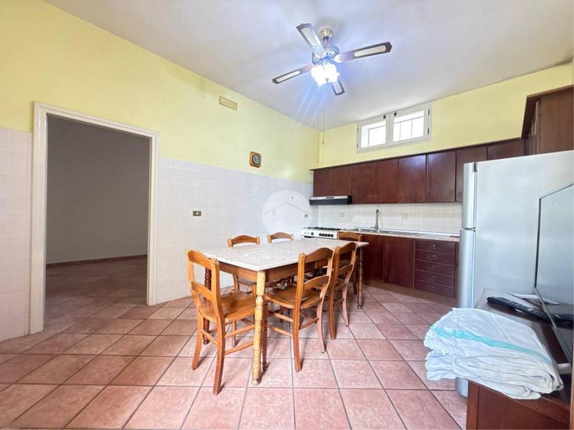 Casa indipendente in Via Caprio Maddaloni 106, Caserta — foto 4 di 5