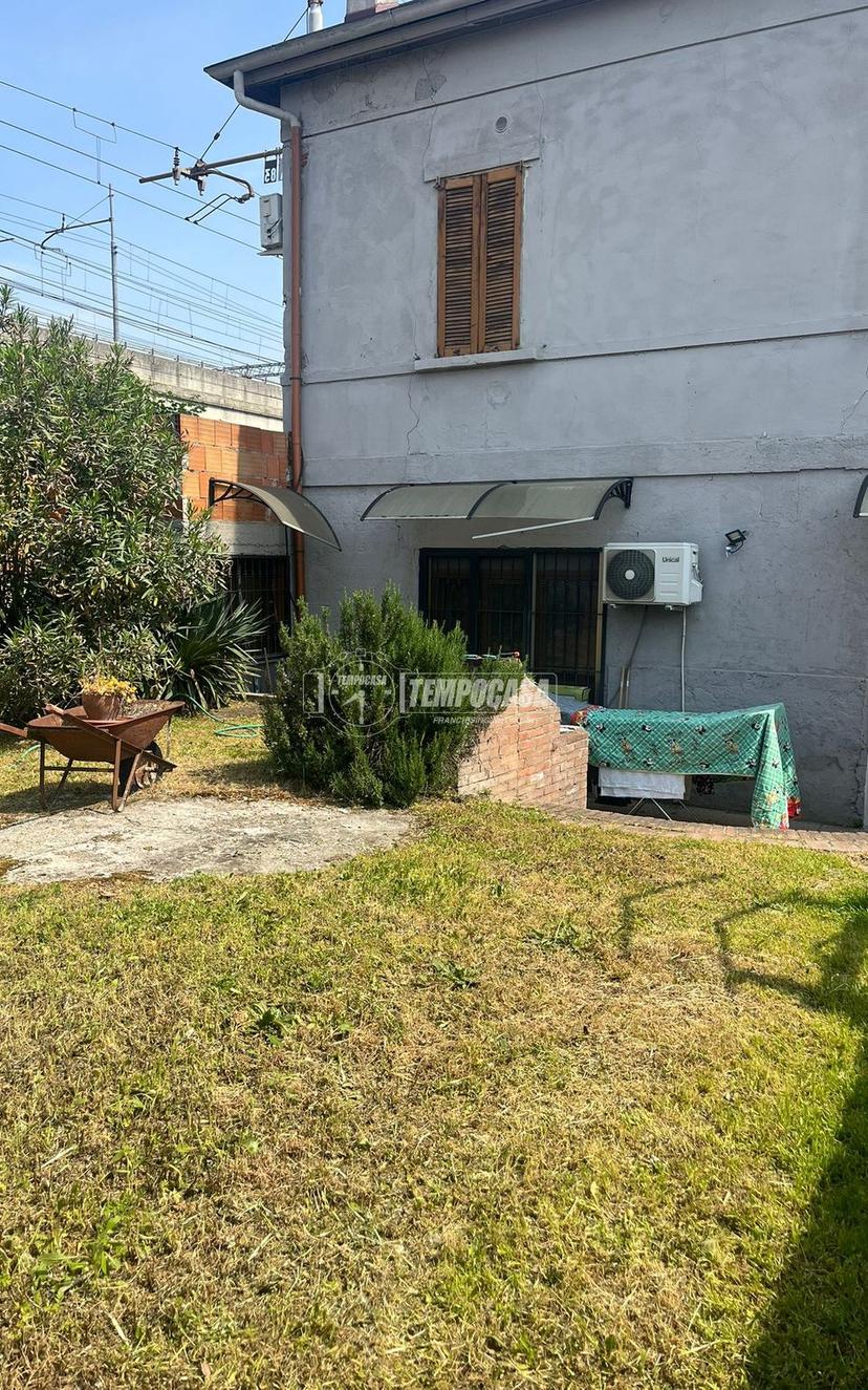 Casa indipendente in Via Arcangelo Corelli 33, Milano