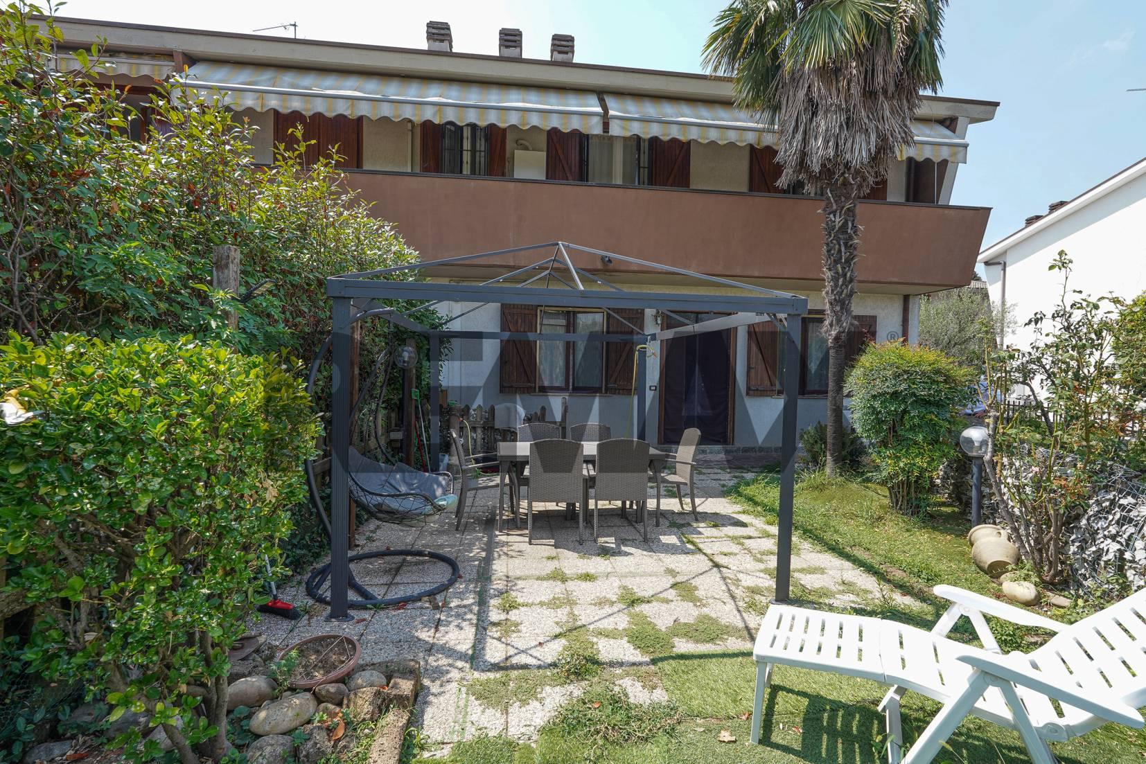 Trilocale in Via Ugo Foscolo 19, Boltiere