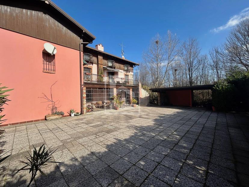 Casa indipendente in Ugo Foscolo, Desenzano del Garda — foto 3 di 5