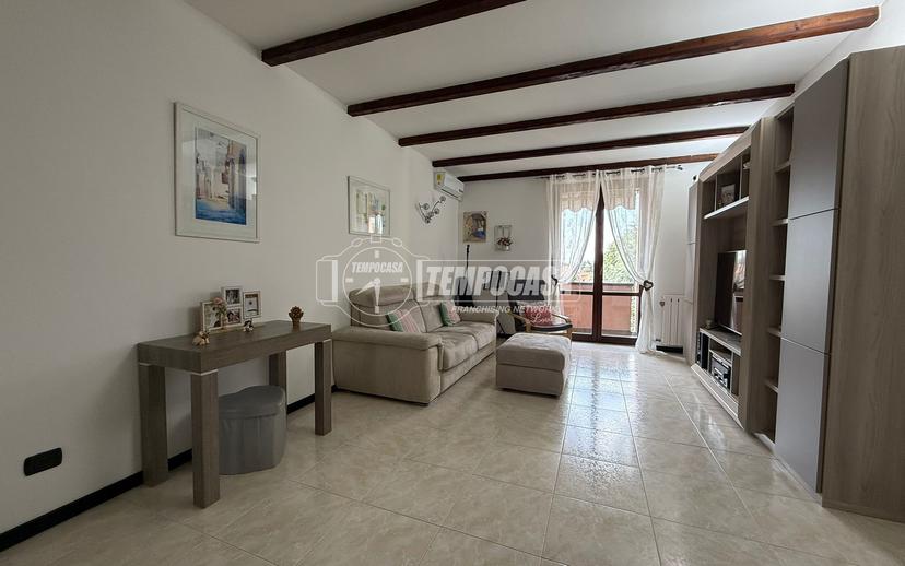 Trilocale in Via Giosuè Carducci 10/B, Santo Stefano Ticino