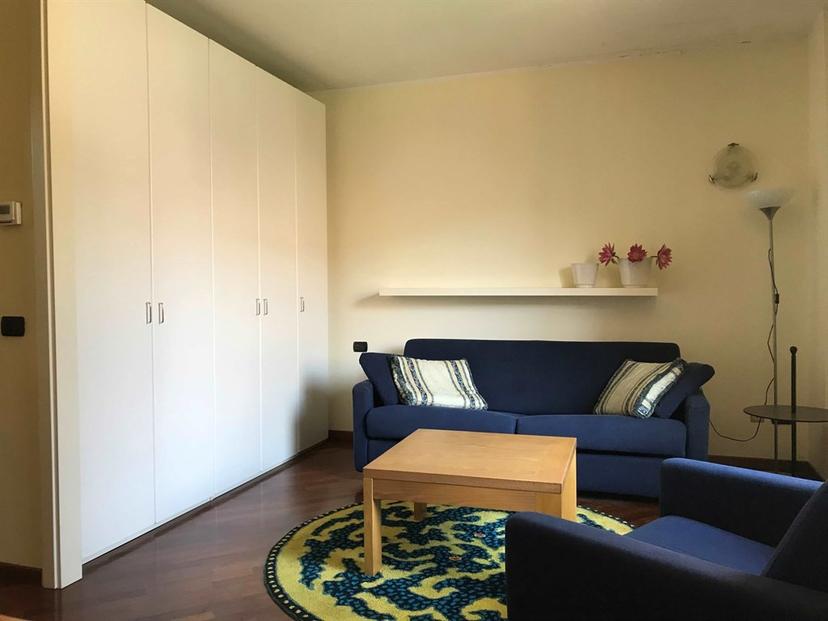 Monolocale in Mose Bianchi 14, Monza