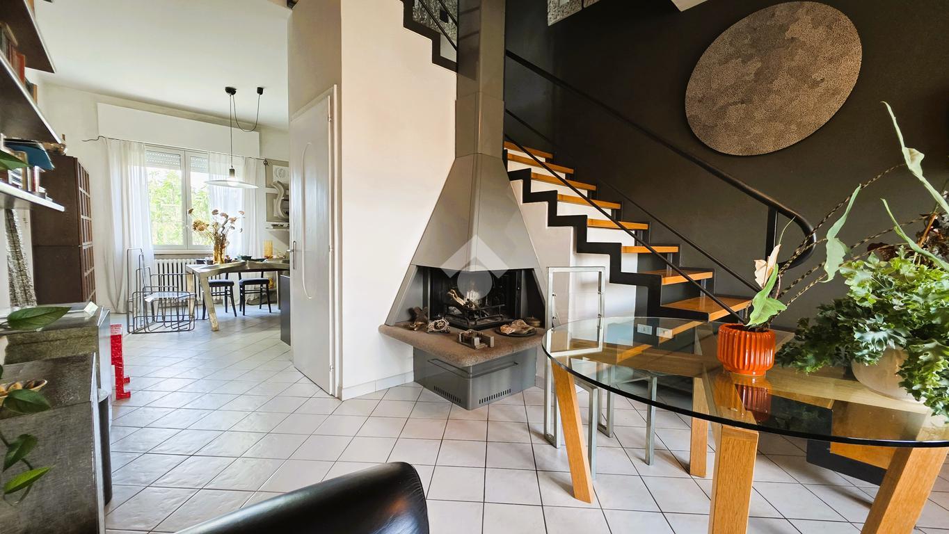 Villa in Via Cisa 126, Borgo Virgilio