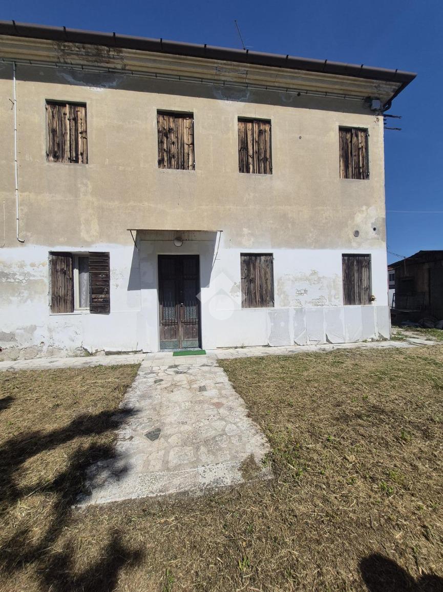 Casa indipendente in Strada di Santa Bona Vecchia 97, Treviso