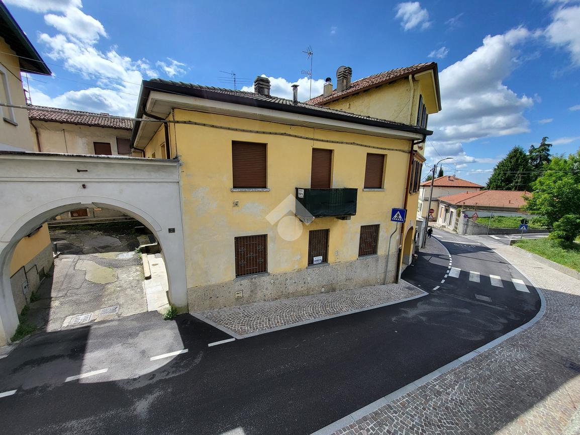 Casa indipendente in Via S. Siro 3, Besana in Brianza