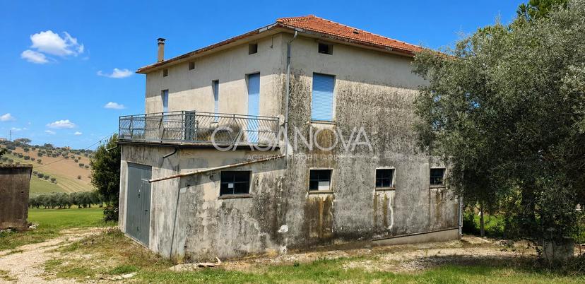 Rustico, Mosciano Sant'Angelo — foto 4 di 5