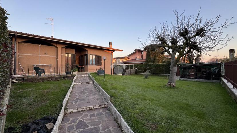 Villa in Via Leonardo da Vinci 20, Basiano