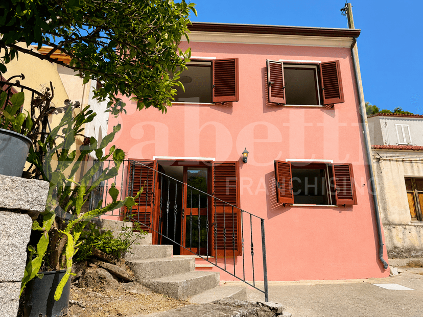 Casa indipendente in Piazza De Nicola 1, Torpè — foto 4 di 5