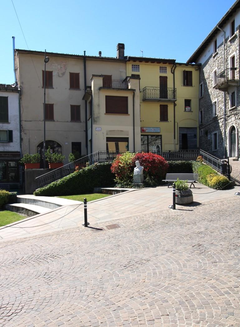 Casa indipendente in Piazza Garibaldi 5, Alta Valle Intelvi