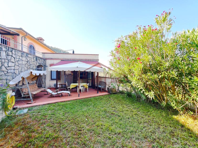 Porzione di casa in Via Camisano, Ameglia — foto 3 di 5