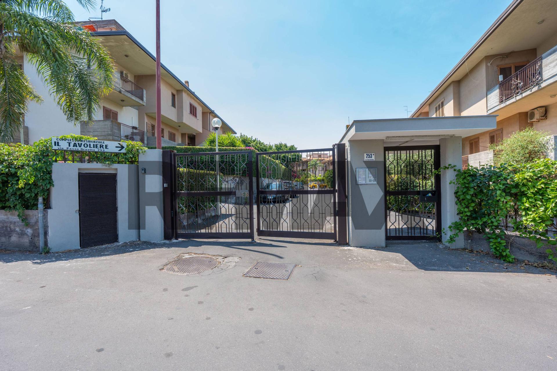 Villa in Via Passo Gravina 253, Catania